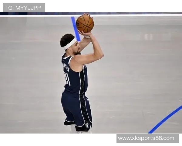 克莱状态回暖三分球表现出色11投5中贡献14分1篮板 克莱状态回暖三分球表现出色11投5中贡献14分1篮板