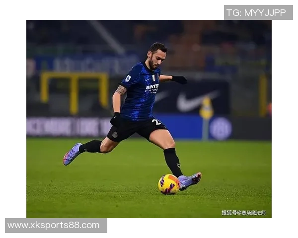 恰尔汗奥卢自豪代表土耳其百场伊尔迪兹有望争夺金球奖 恰尔汗奥卢自豪代表土耳其百场伊尔迪兹有望争夺金球奖