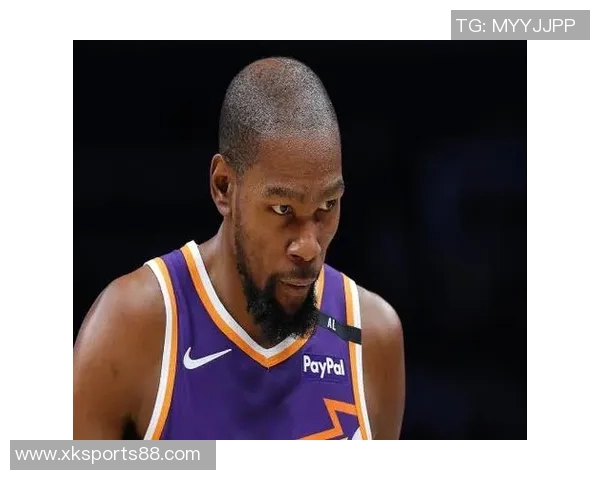 杜兰特三节高效表现轻松拿下19分6篮板3助攻1抢断助球队获胜