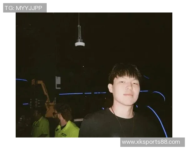 杨瀚森女友中秋晒幸福照与舞蹈视频祝福平安快乐引热议