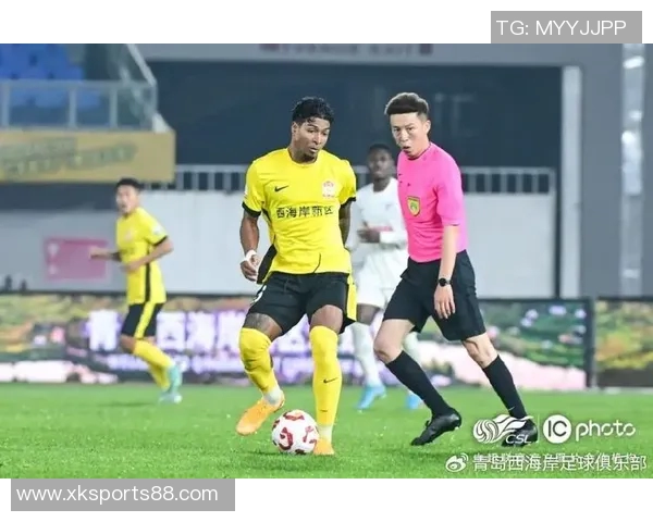 大连英博主场落后青岛西海岸阿齐兹精彩进球助队领先