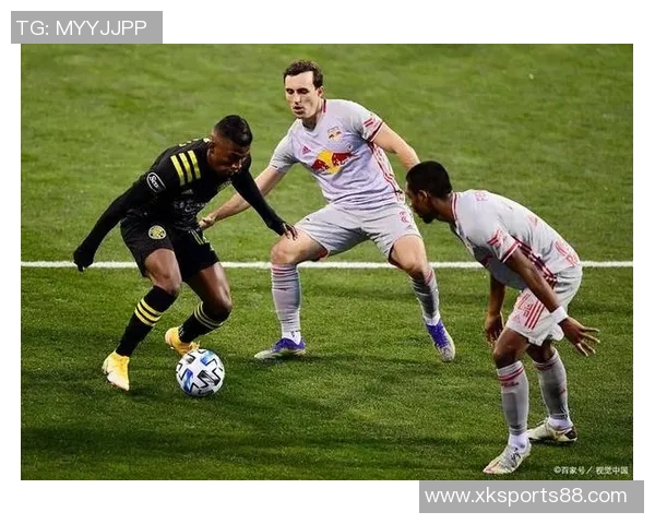 阿贾克斯在荷兰杯中以7-2狂胜马斯路易斯莫吉奥梅开二度展现锋芒